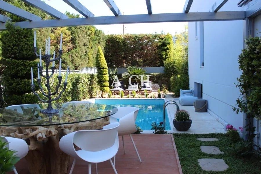 (For Rent) Residential Detached house || Athens South/Glyfada - 300 Sq.m, 5 Bedrooms, 6.500€ 